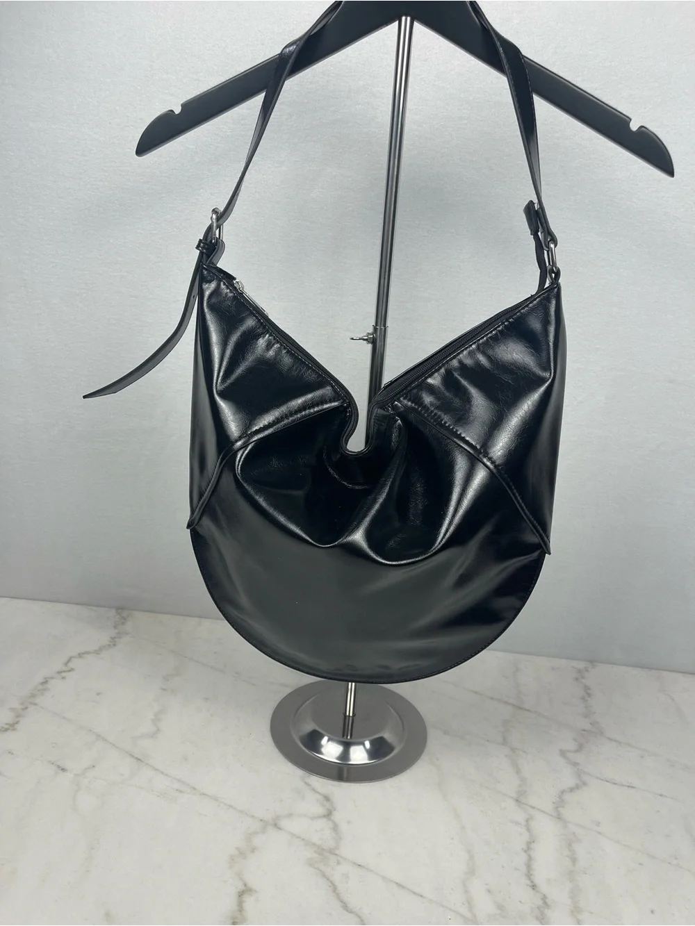 Classic faux Black Leather Hobo Bag – Sleek Everyday Shoulder Bag elegant